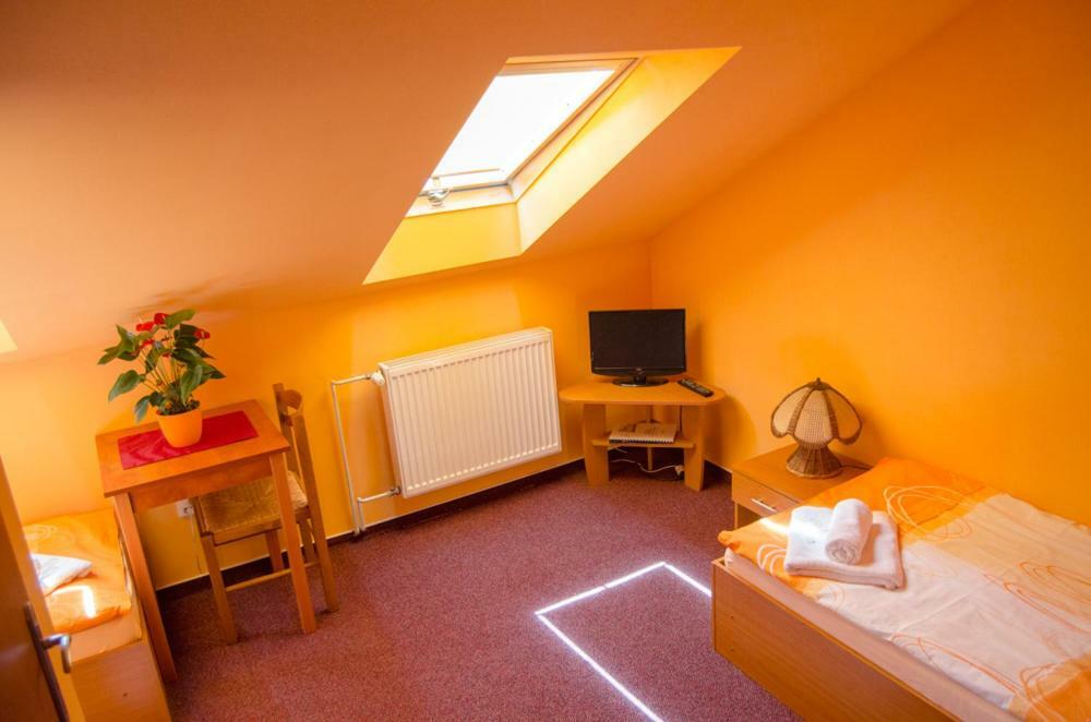 Penzion Vinarna U Hroznu Hotel Veselí nad Moravou Kültér fotó